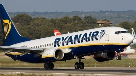 Ryanair, addio bagagli a mano