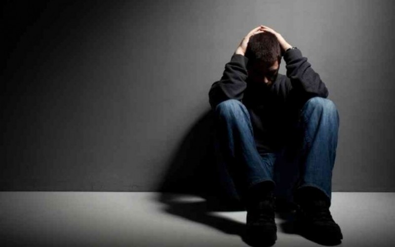 Depressione giovanile e i social sono un problema serio: i suicidi fra i giovani under 19 sono in aumento